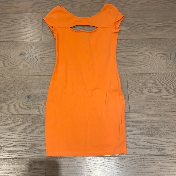 Orange cutout dress - Picture 1 of 1